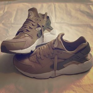 Nike Hurache Neutral Olive Green Mens 10